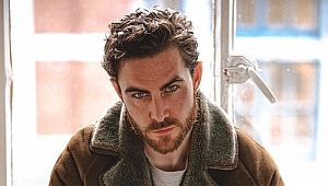 Laurence O'Fuarain, The Witcher: Blood Origin'in kadrosuna katıldı