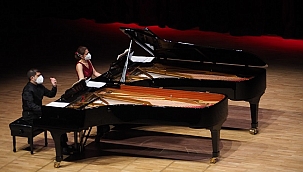 CRR’de İki Piyanonun Dansı