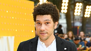 Joel Fry kimdir?