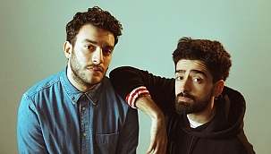 Dolu Kadehi Ters Tut ve Evdeki Saat aynı sahneyi paylaşacak