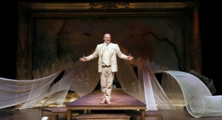 İBB Şehir Tiyatroları yeni tiyatro sezonunu 6'sı yeni 16 oyunla açıyor