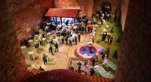 Bursa'nın 2300 yıllık zindanı sanata açıldı