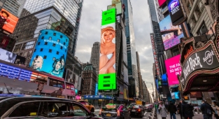 Ajda Pekkan New York Times Square'de