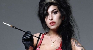 Amy Winehouse'un son konserinde giydiği elbiseye rekor fiyat