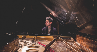 Orhan Veli'nin şiirleri, İtalyan bestecinin notaları ve Ayşe Yavaş'ın sesiyle hayat buluyor