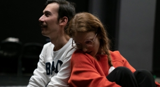 Ağaçtaki Kız, sahnelenmek için gün sayıyor