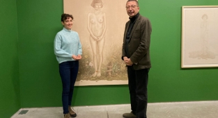 Kendi ormanında yürürken