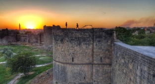 Düşlerin bekçisi tarihi Diyarbakır Surları