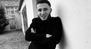 Blogger Cenab Ulvi: Kinder sürpriz adlı şarkım kısa sürede 300.000 izlenme oranına ulaştı!