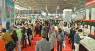 Çukurova Kitap Fuarı, iki yıllık aranın ardından yeniden kapılarını açtı