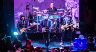 mor ve ötesi, Sirenler’in üçüncü video klibi ‘İstiklal’e çekti