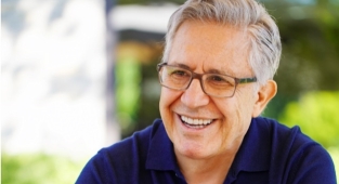 Zülfü Livaneli’nin Son Ada romanı New York’ta yayımlandı