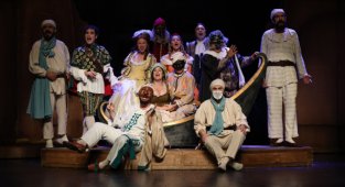 İBB Şehir Tiyatroları, Nisan ayında 25 oyunla seyirci karşısına çıkıyor