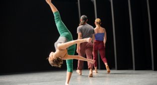 Ohad Naharin Decadance adlı eseri ile ilk defa Türkiye'de