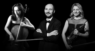 Sezonun son Kahve Konserleri'ne Stanbul Trio konuk oluyor