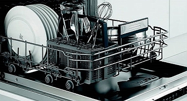 Bulaşık Makinesinin Alt Kısmında Su Birikiyor, Nasıl Boşaltırım? Makine İçinde Neden Su Kalır?