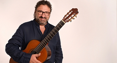 Dünyaca ünlü gitarist Aniello Desiderio İstanbul AKM’de