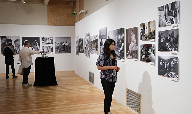 Kült filmlerinin set görüntüleri “Kamera Arkası” sergisiyle gün yüzüne çıktı