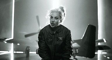 Lady Gaga'dan Top Gun: Maverick filmine özel klip