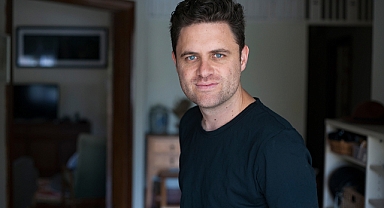 Clickbait'in yazarı Christian White'dan Sandığın Kişi Değilsin