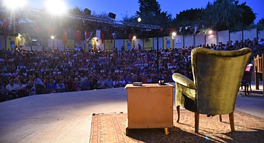 Tiyatrolar bu yıl da Kadıköy'de perde açacak