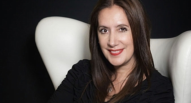 Dolores Redondo kimdir?