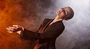 Nilay Özkara’nın ilk stüdyo teklisi “Gibi”, dikkat çekmeye devam ediyor