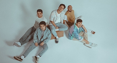 Bülent Ortaçgil ve Madrigal konserleri World Akustik sahnesinde 