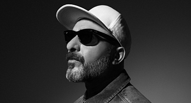 Jabbar, Avlu sahnesine konuk oluyor