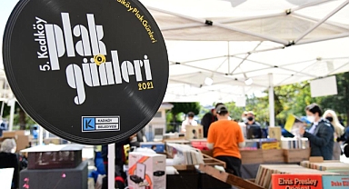 Plaklar bir kez daha Kadıköy’de