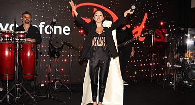 Zeynep Bastık'tan yeni akustik performans serisi