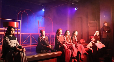 115 yıldır sahnelenmeyen Çıkmaz Sokak Şişli Tiyatrosu’nda