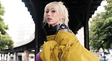 Güneş, Kelebek şarkısına klip çekti