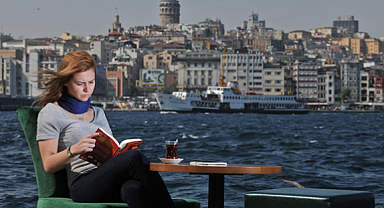 Kitap okuyanların sayısı azaldı, yayınevleri kepenk kapatabilir