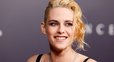 Kristen Stewart yönetmen koltuğuna oturuyor