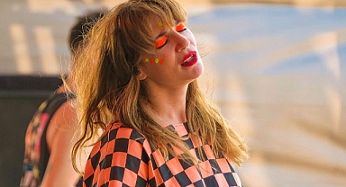 Mengene ve Aylin Aslım birlikte seslendirdi: Kaybederken İnsan