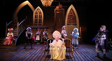 Moliere'in doğumunun 400. yılında Tartuffe yeniden sahnede