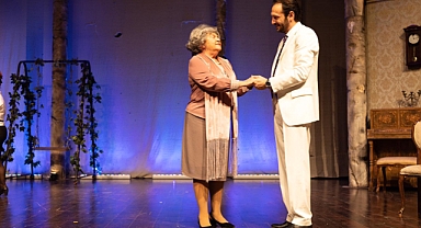 Ağaçlar Ayakta Ölür tatlı turneye çıkıyor 