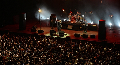 Duman'dan sıra dışı konser