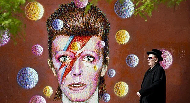 David Bowie'nin arşivi müzede sergilenecek