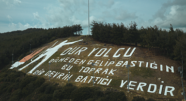 Dur Yolcu Anıtı özel üretilen boyayla yenilendi