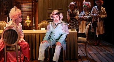 İBB Şehir Tiyatroları nisan ayında 35 oyunla seyirci karşısında