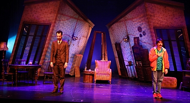 Savaş Dinçel’in yazdığı Uçurtmanın Kuyruğu’nu seyirciyle buluştu