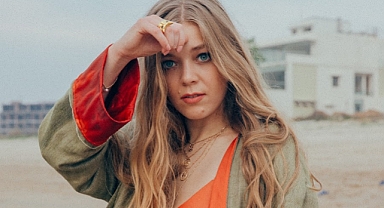 Becky Hill'den Side Effects şarkısı