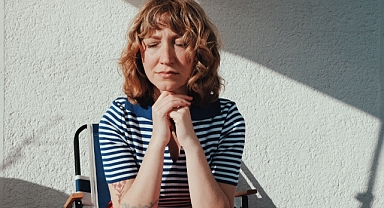 Nilipek.'ten yeni şarkı: Geçmiyor Zaman