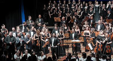 CRR sezonu evrensel barış mesajıyla kapattı 