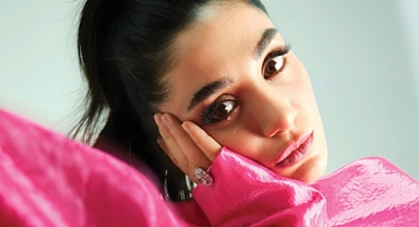 Sitare Akbaş: Edebiyat büyük aşkım