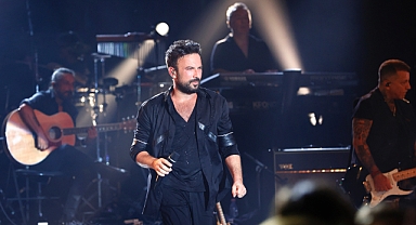 Tarkan’ı bir kez daha Monte Carlo Yıldızlar Salonu’nda konser verdi