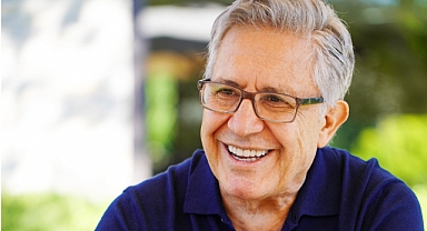 Zülfü Livaneli kimdir?