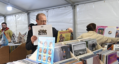 Kadıköy’de plaklar Barış Manço anısına dönecek